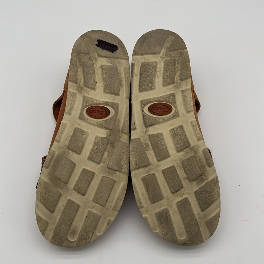 Chaco Camel Tan Buckle Closed Toe Shoes Women Size 7 BLEMISH - Picture 4 of 8